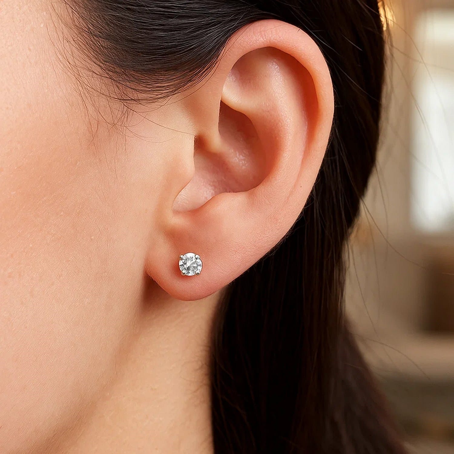 14k White Gold 4mm Faceted White Cubic Zirconia Stud Earrings(4mm)